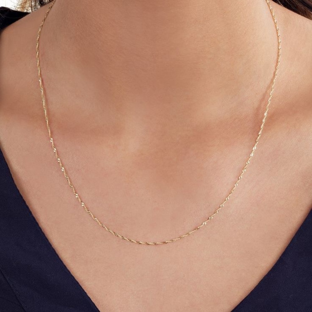 Gold signapore chain 16.5”